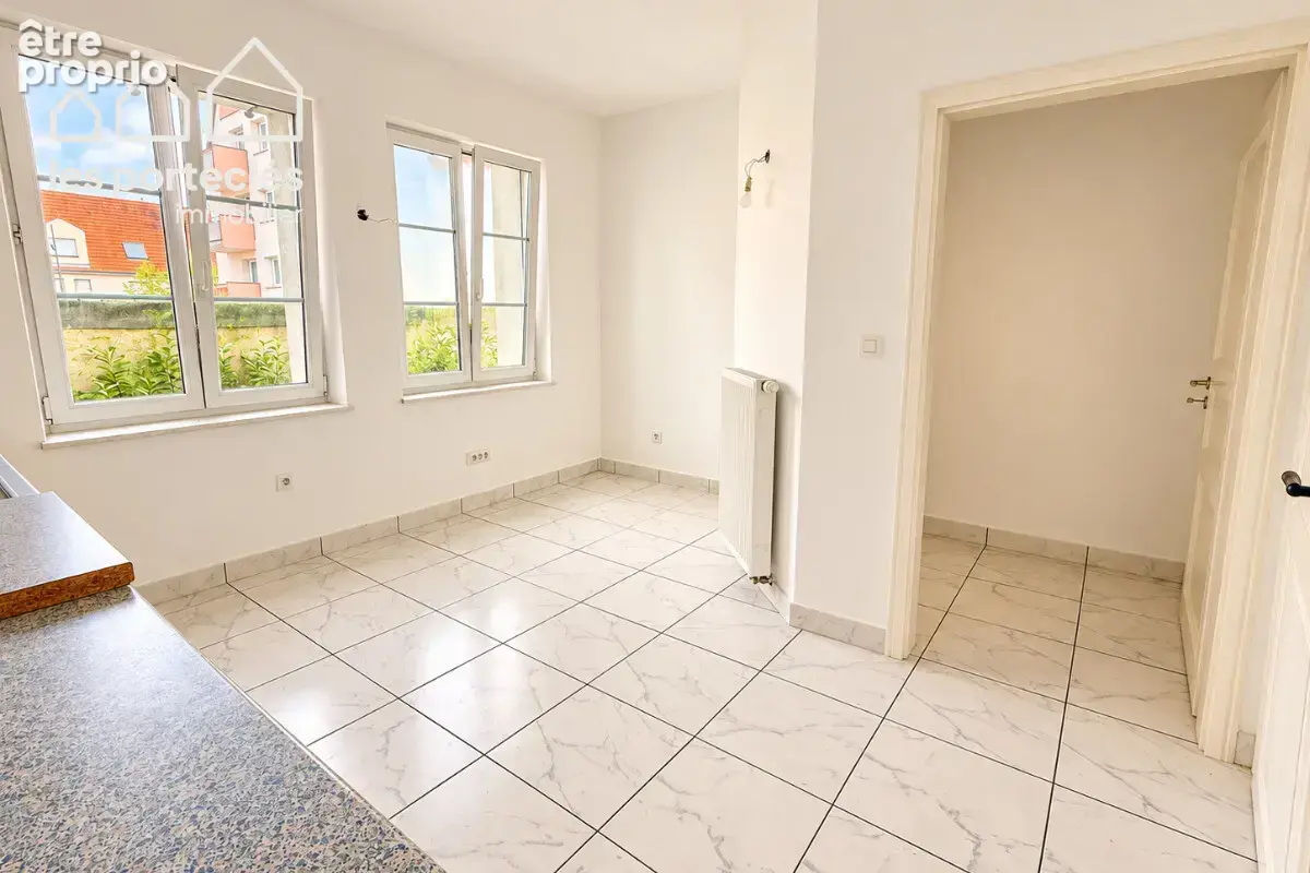 Appartement rez-de-chaussée - 4P 103 m² - parking et cave - photo 3
