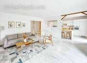 Appartement à VAUX-LE-PENIL