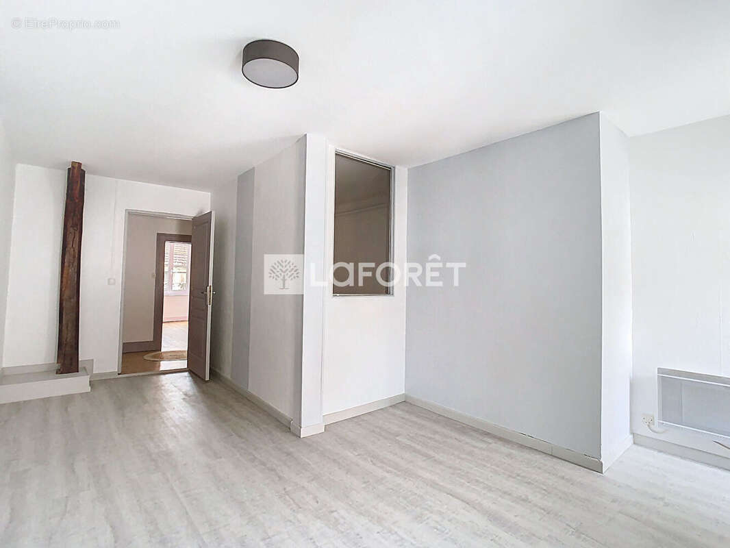 Appartement à NEUFCHATEAU