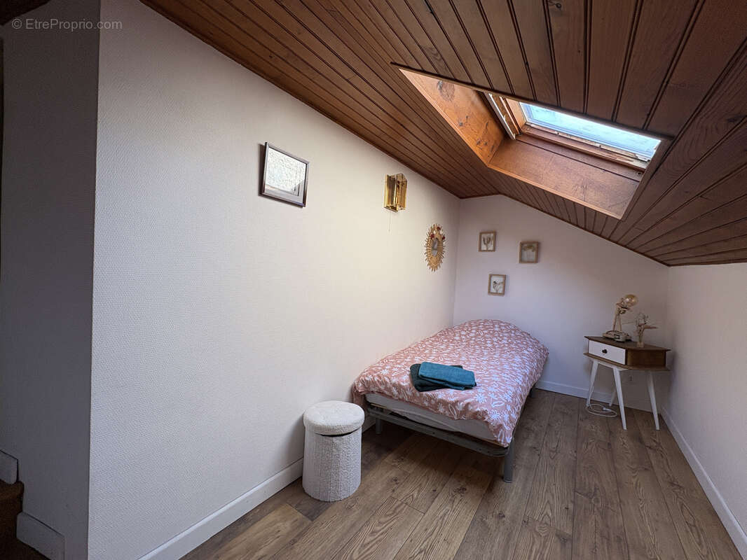 Ségur en Aveyron, Jolie maison au centre du village exploitée en gîte. - photo 4
