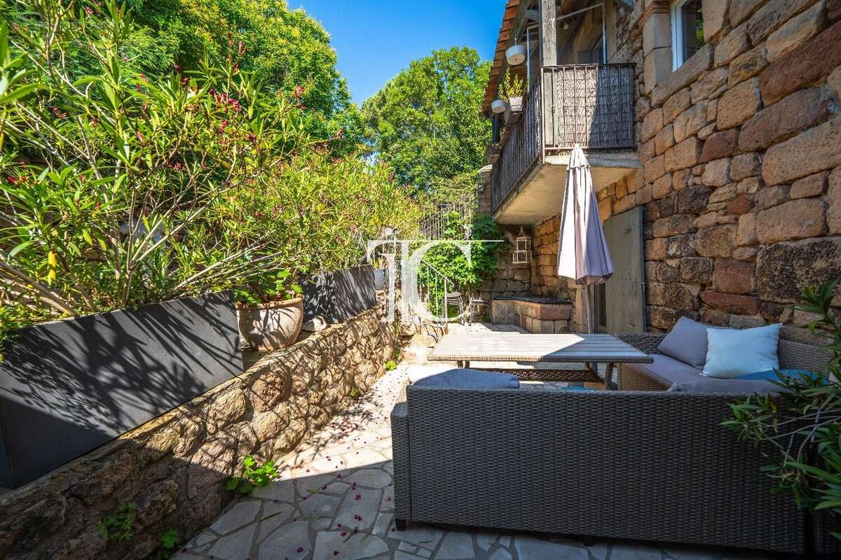 Maison à LABLACHERE