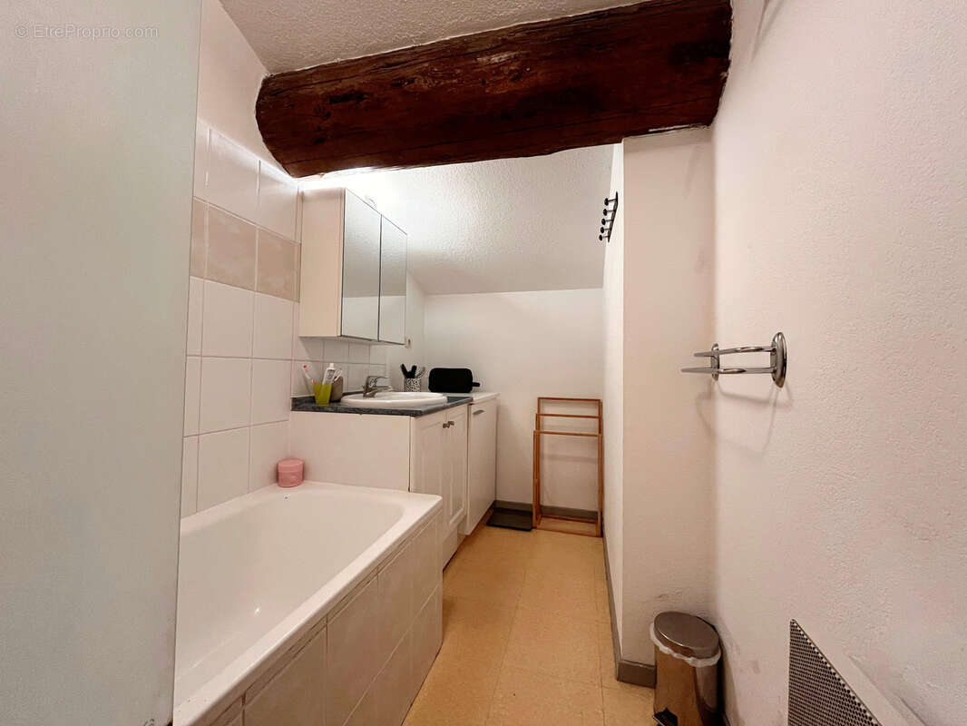 Appartement à JASSANS-RIOTTIER