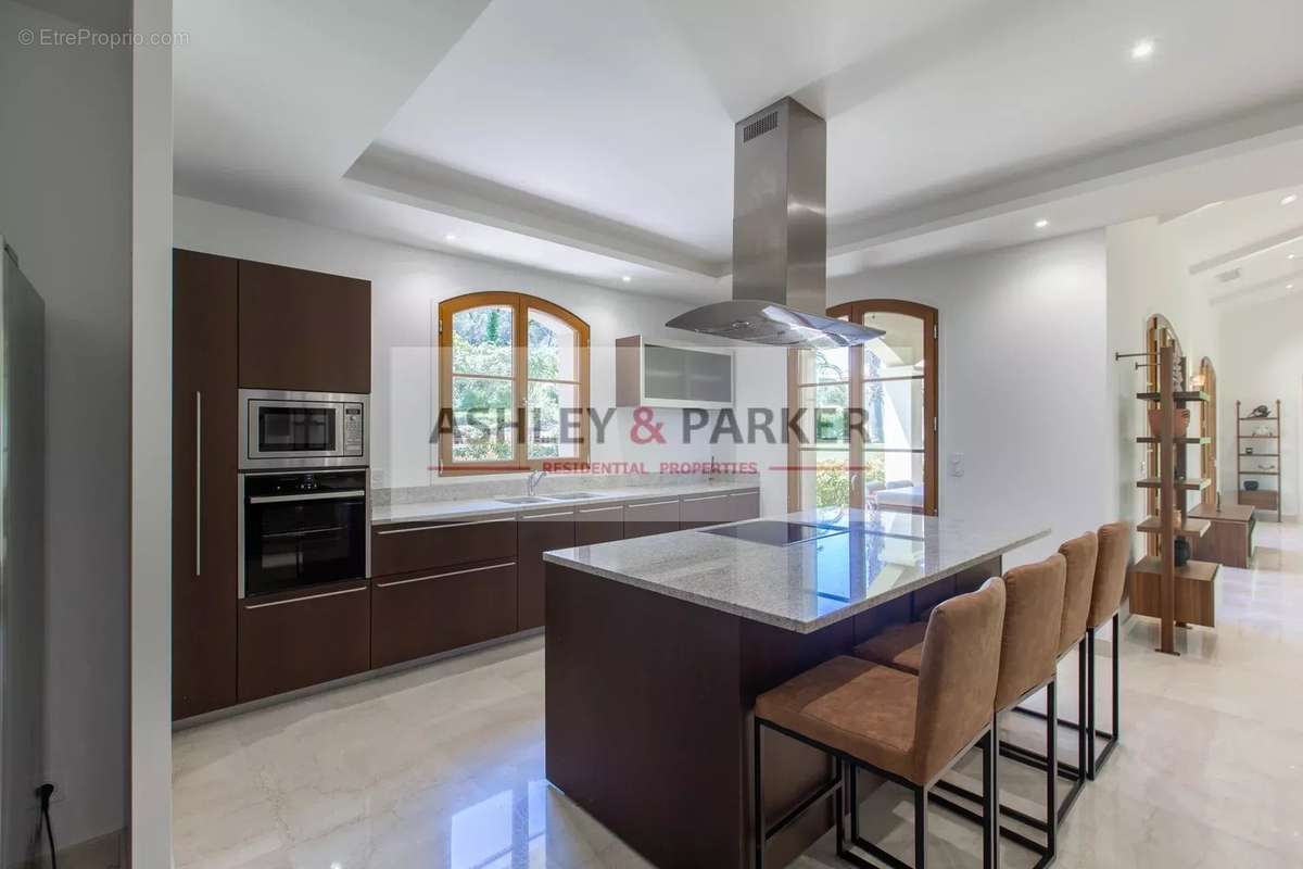 Maison à MOUANS-SARTOUX