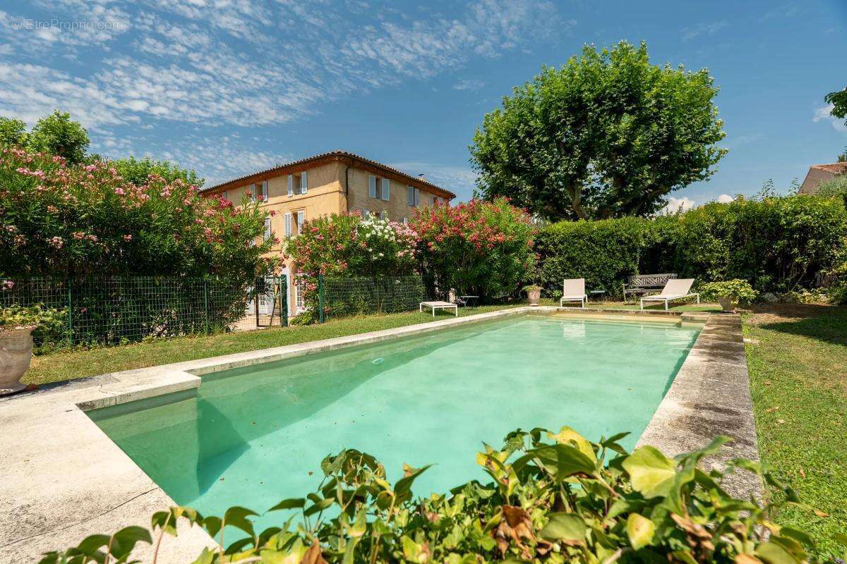 Bouc-Bel-Air – Grande Propriété Familiale avec Dépendance T3 - photo 10