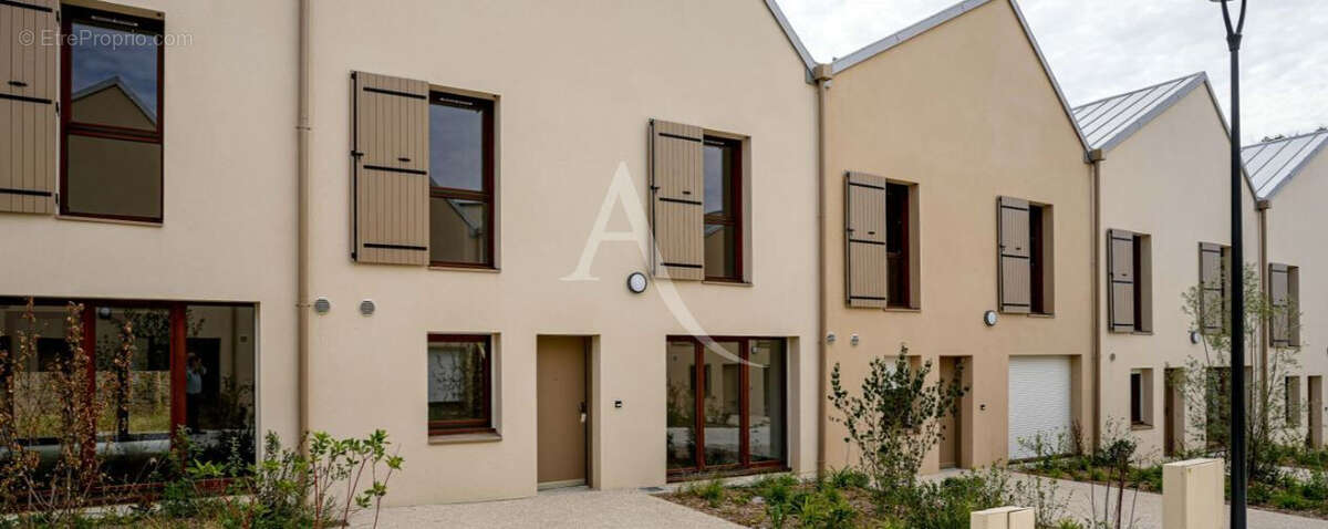 Maison à ARPAJON