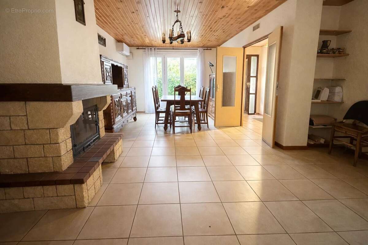 Maison à LAPEYROUSE-FOSSAT