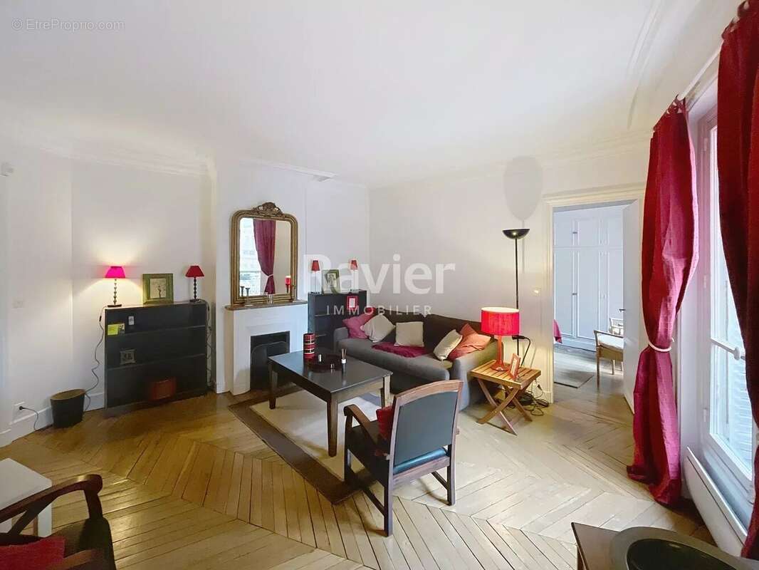 Appartement à PARIS-17E