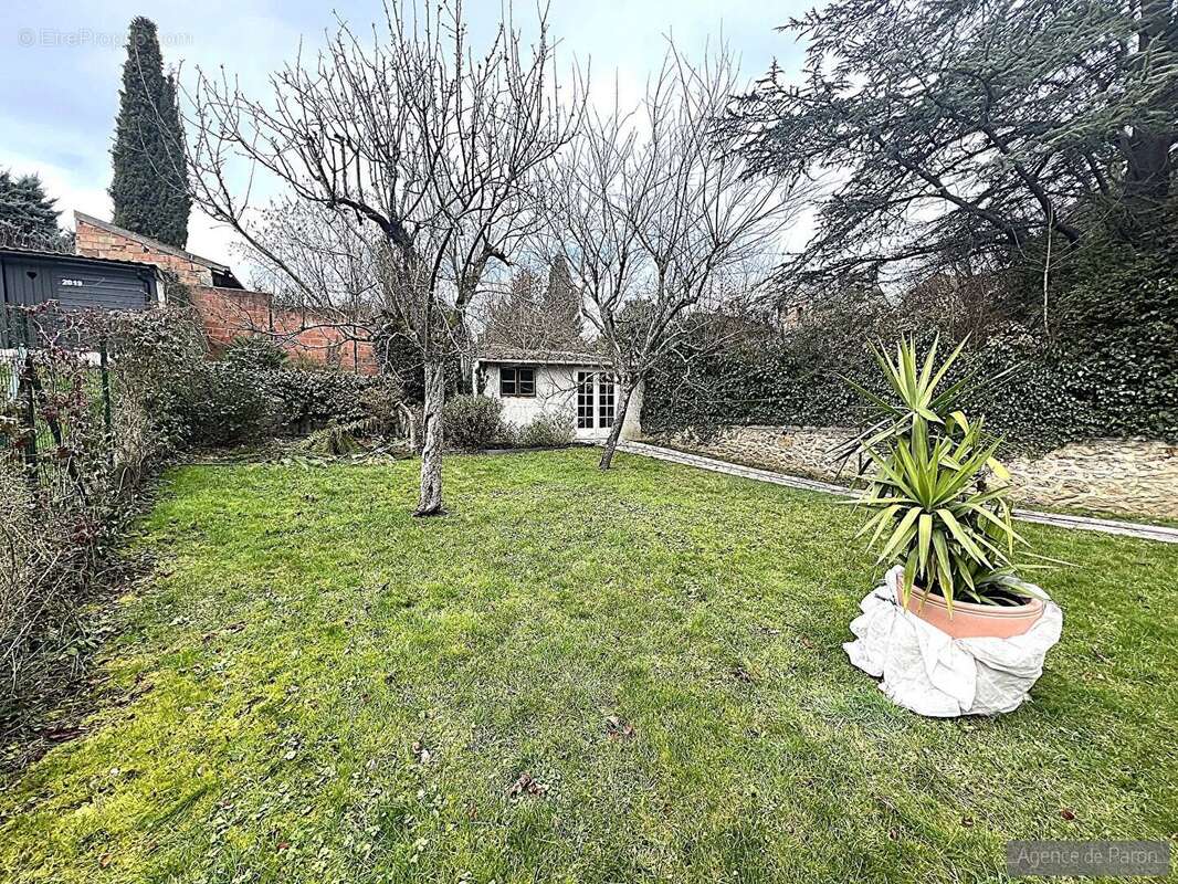 Maison à VERRIERES-LE-BUISSON