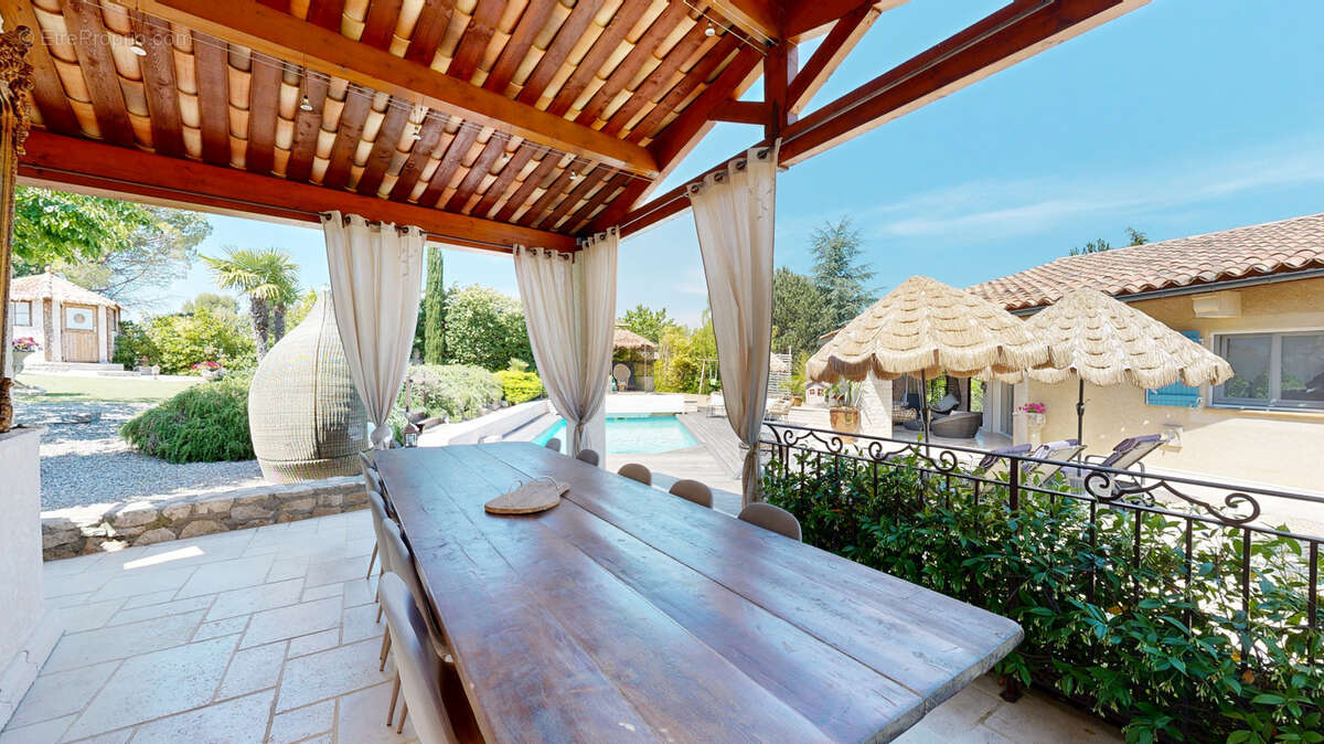 Maison à VALENSOLE