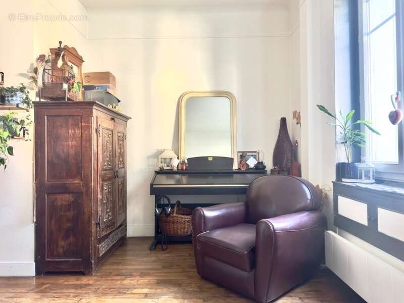 Appartement à LA GARENNE-COLOMBES