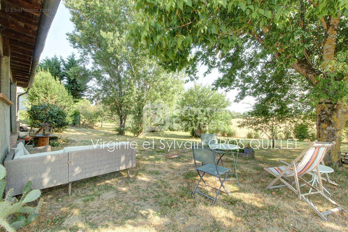 Maison de caractère secteur Lavaur 255 m2 + annexes sur grande parcelle - photo 16