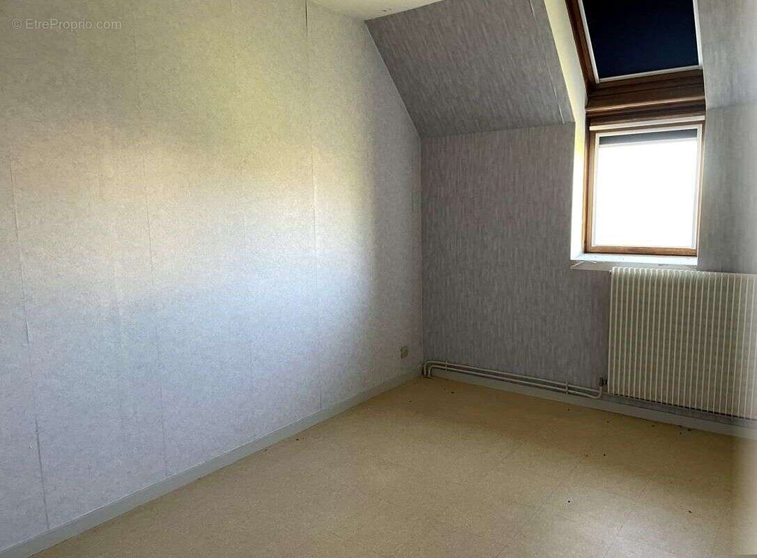 Chinon La Roche Faucon - Appartement T4 - photo 5