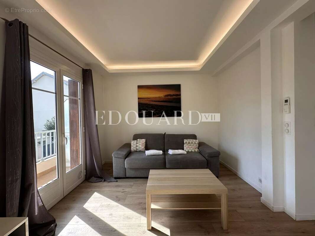 Appartement à ROQUEBRUNE-CAP-MARTIN