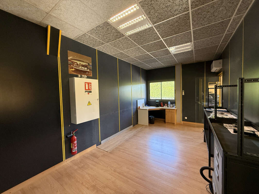 Commerce à SARLAT-LA-CANEDA