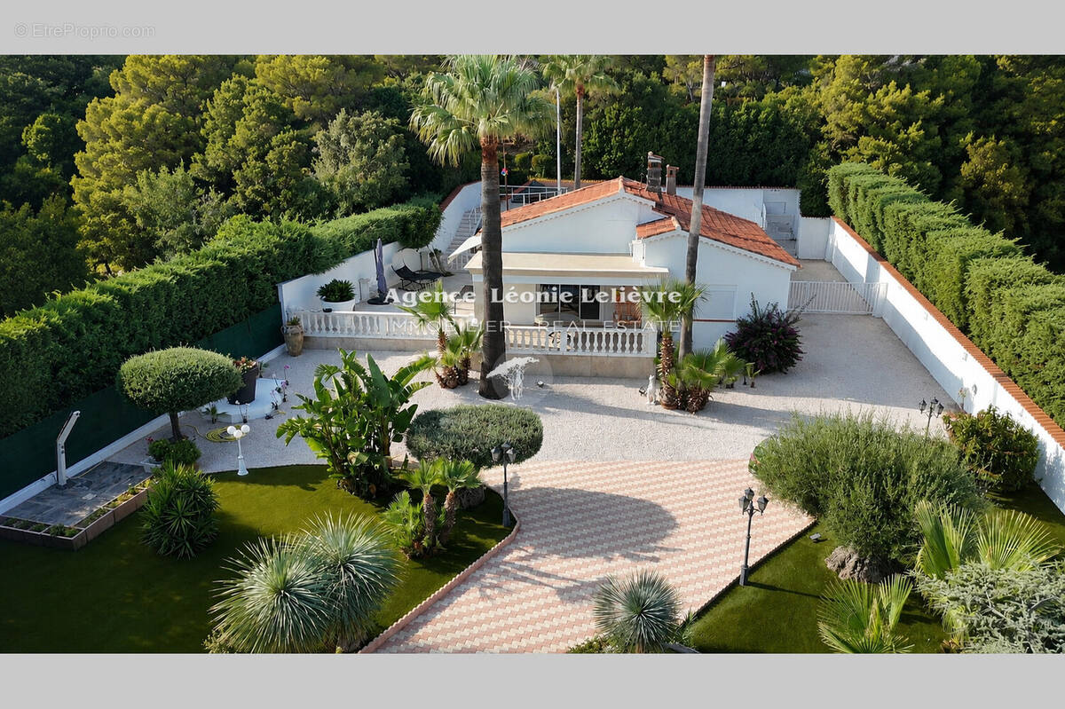 Maison à LES ISSAMBRES