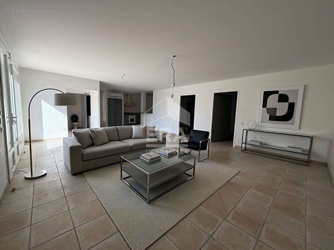 Maison 200m² à port-de-bouc - photo 12