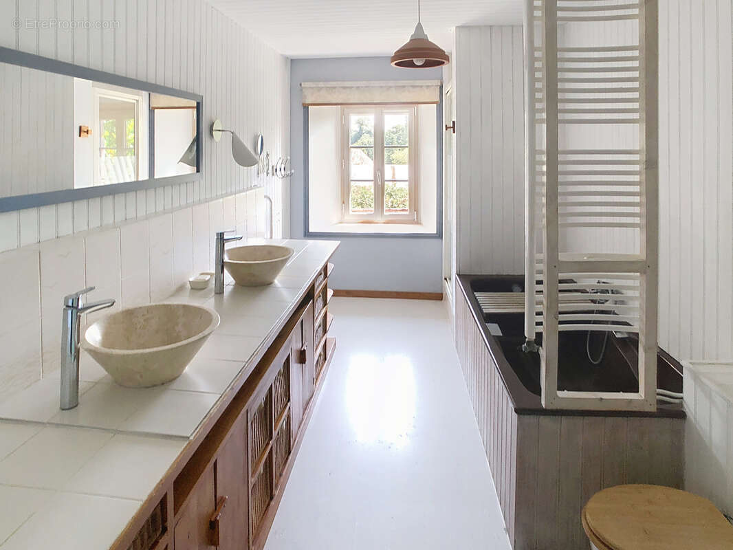 Maison à LE MESNILBUS