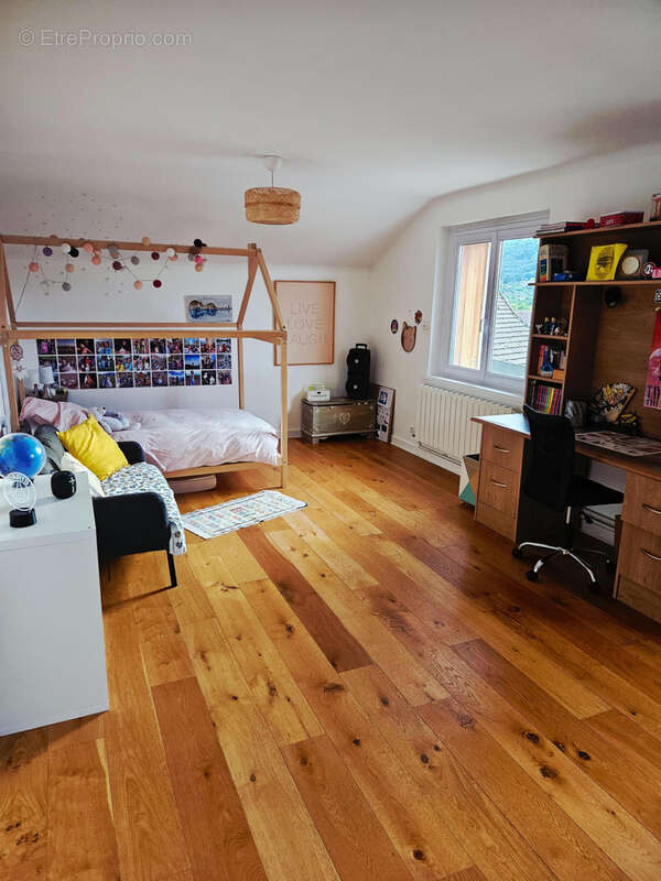 Maison à VETRAZ-MONTHOUX