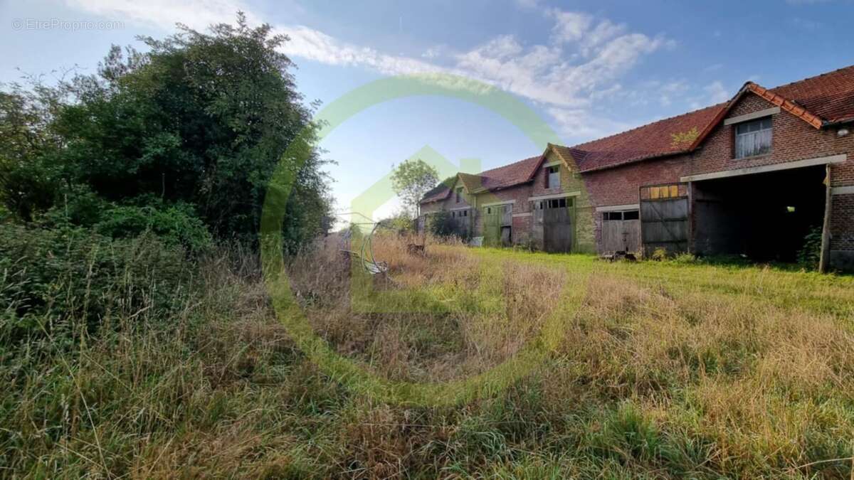 Maison à LE PLESSIER-ROZAINVILLERS
