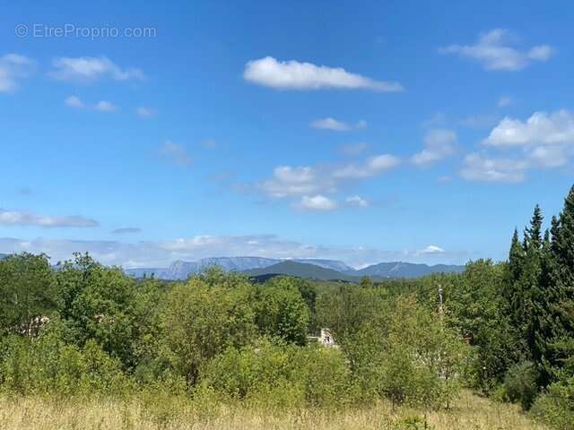 Terrain à PRADES-SUR-VERNAZOBRE
