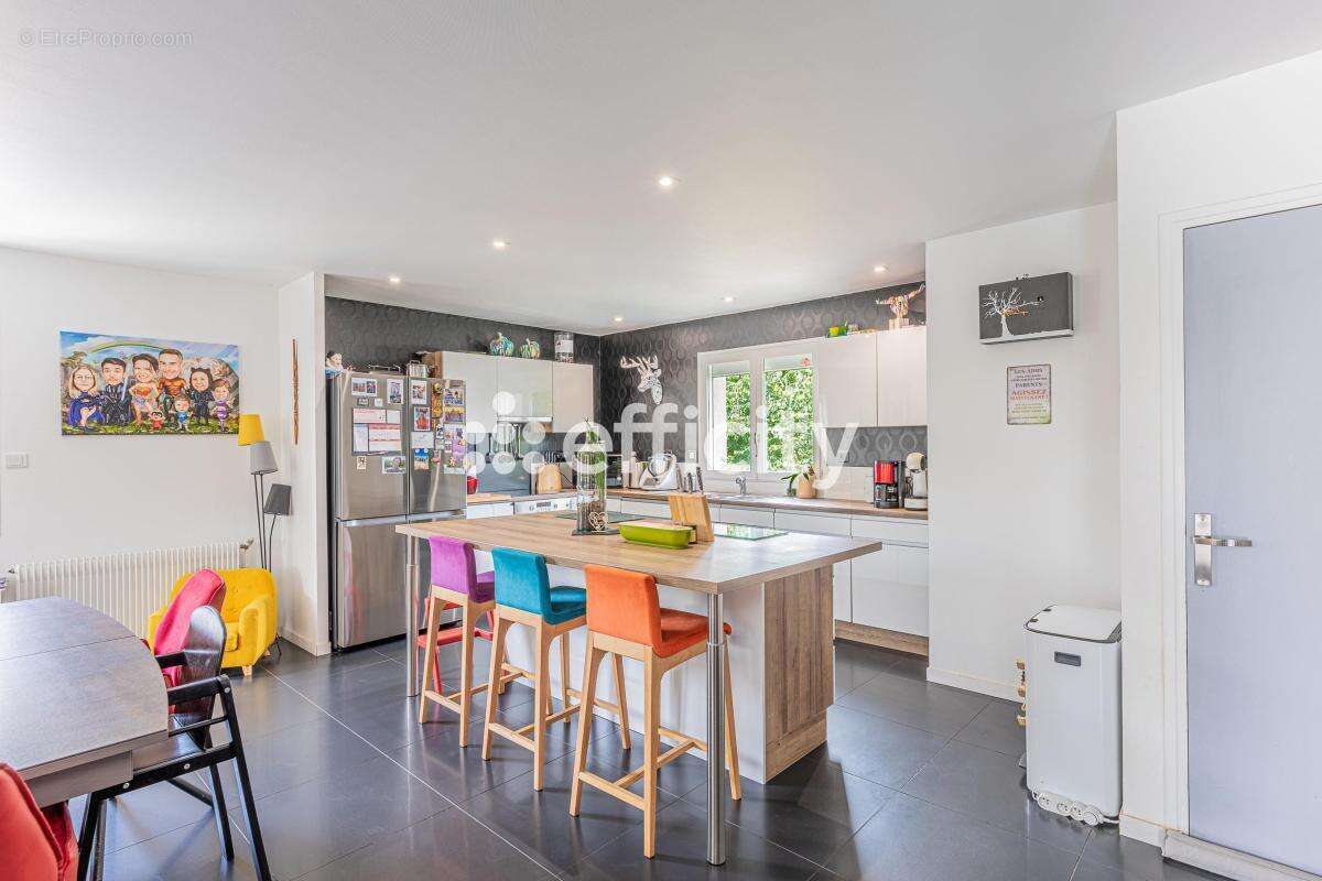 Maison à SAINT-CYR-SUR-LOIRE