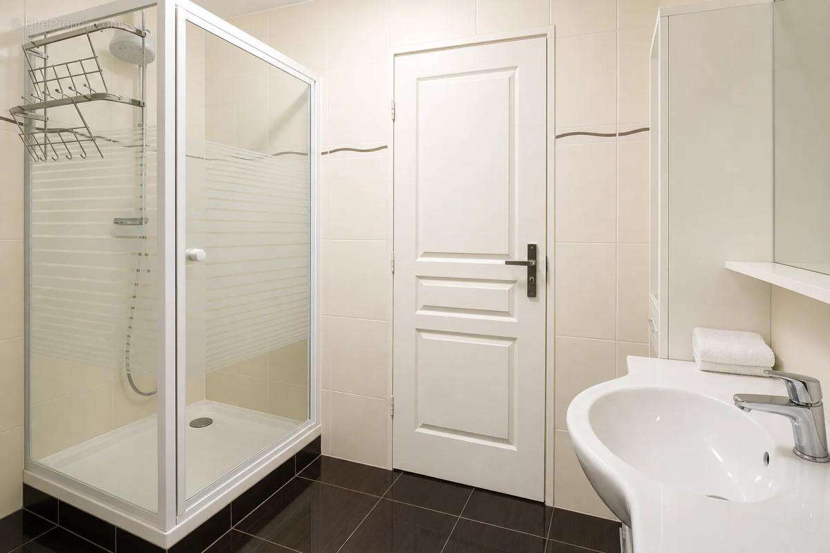 Maison 7 pièces de 197 m2 avec jardin en vente à Courtry - Idéal pour familles - photo 18