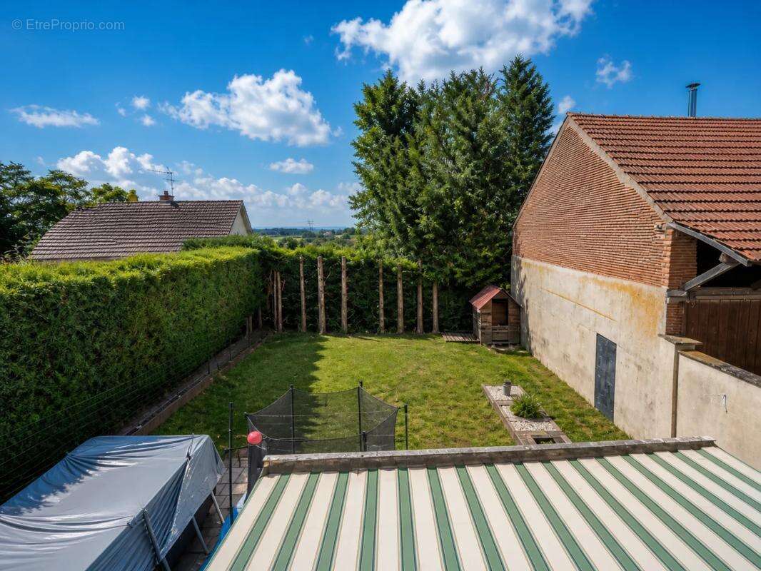Maison de 5 pièces de 116 m² à Saint-Usuge - photo 2