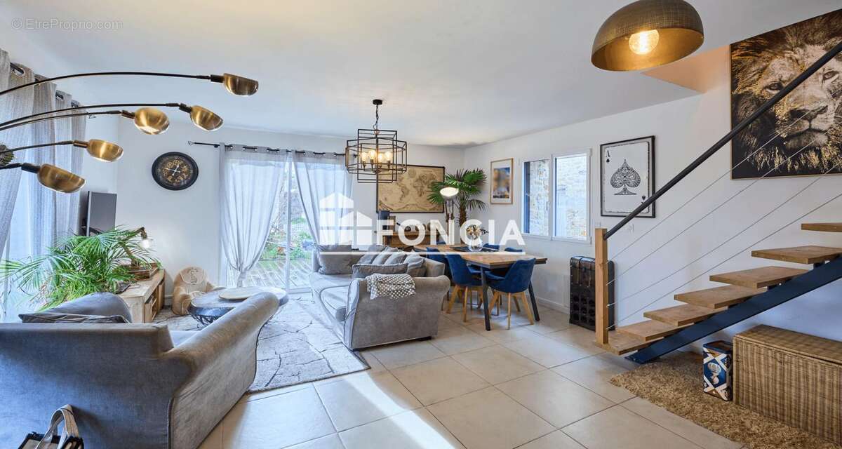 Maison à VACOGNES-NEUILLY