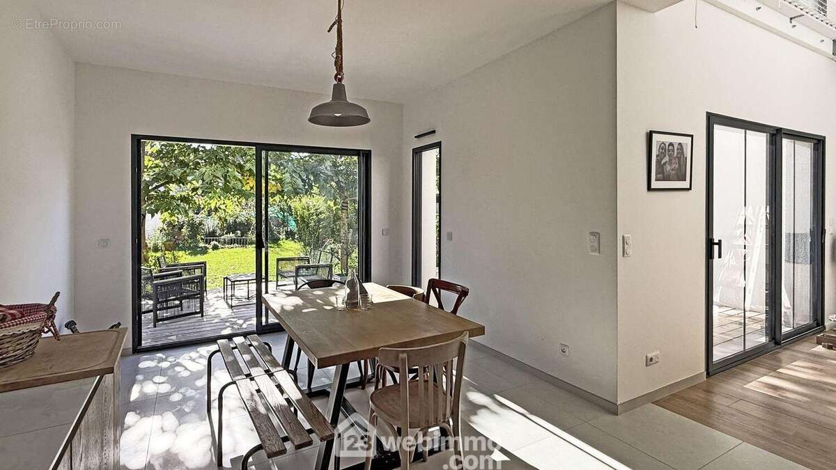 Maison à SAINT-MAUR-DES-FOSSES