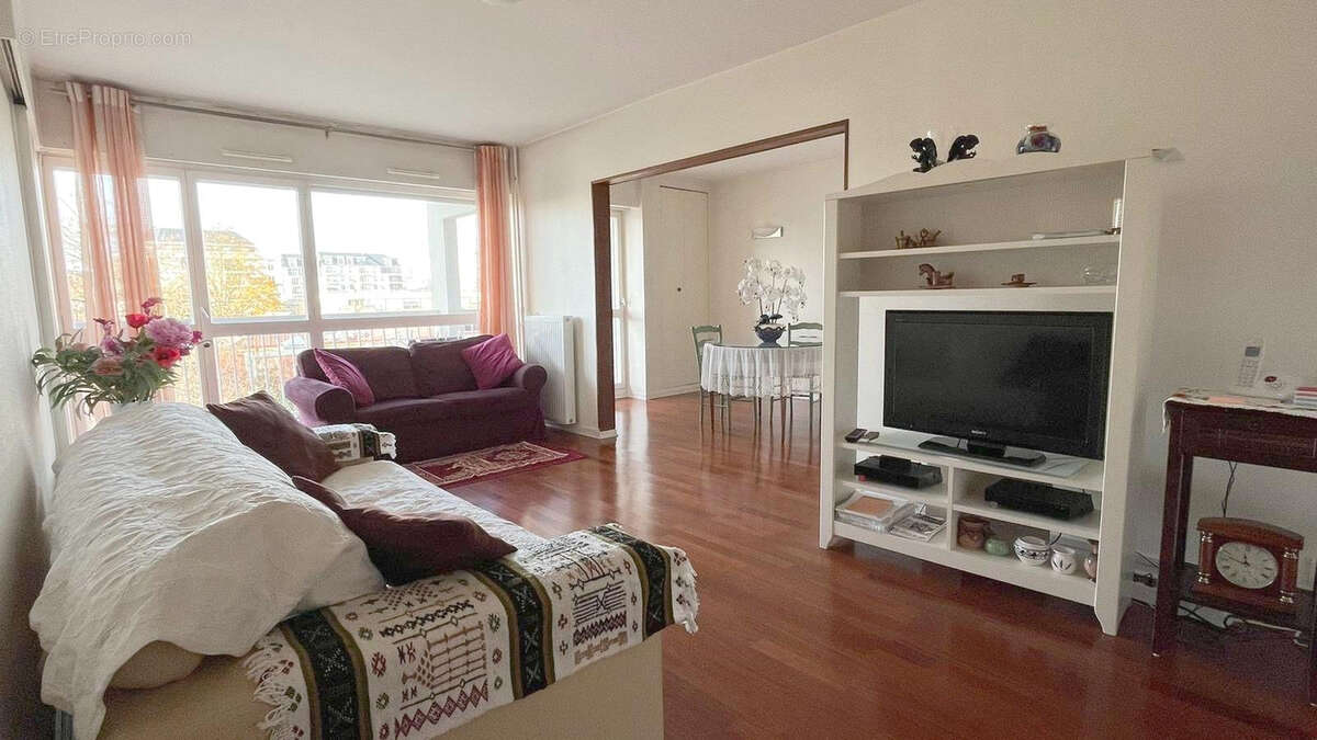 Appartement à SARTROUVILLE