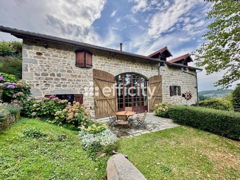 Maison à SAINT-REMY-SUR-DUROLLE