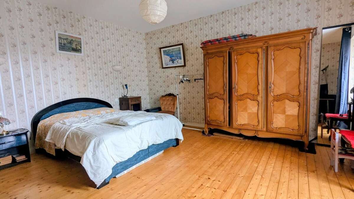 Maison à PLONEVEZ-PORZAY