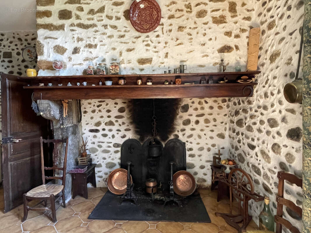 Rare enclos béarnais du XVIIe au XIXe siècle, au cœur de la vallée de Nay - photo 36