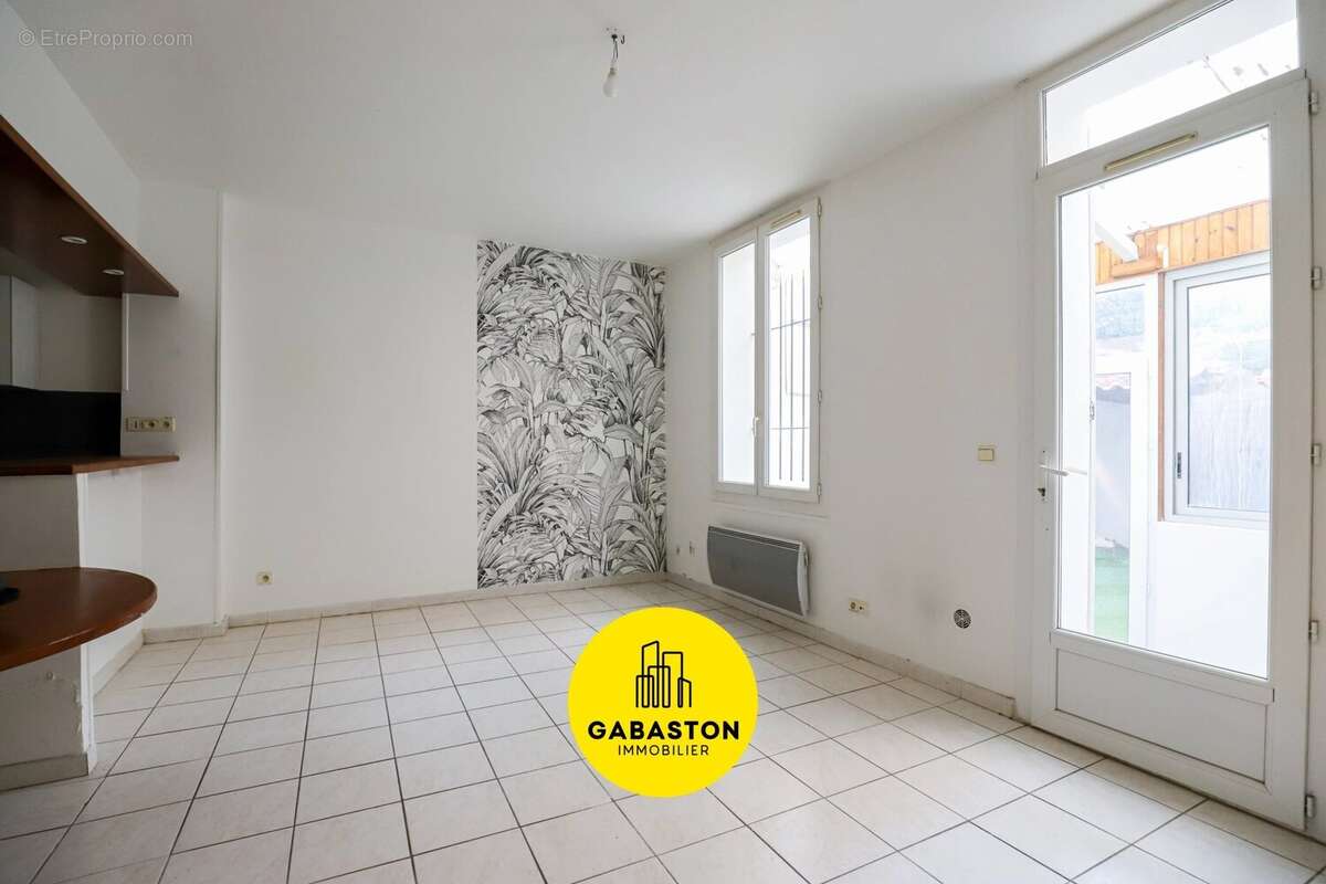 Appartement à MARSEILLE-7E