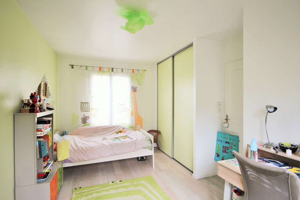 Maison à CHENNEVIERES-SUR-MARNE