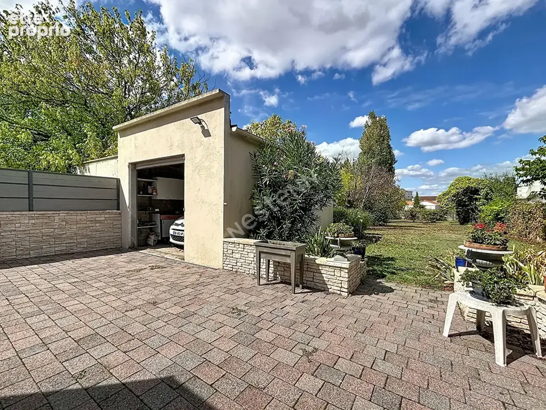 A vendre : Maison familiale de 7 pièces avec un joli jardin et garage- Rezé - photo 19