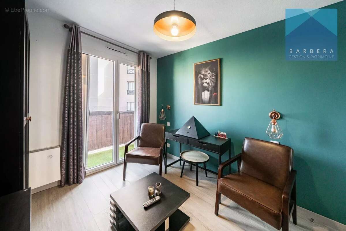 Appartement à SAINT-LAURENT-DU-VAR
