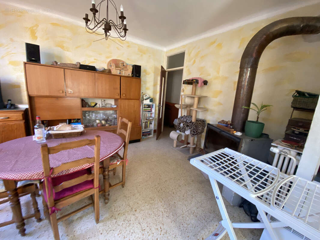 Maison à SAINT-MARCEL-DE-CAREIRET