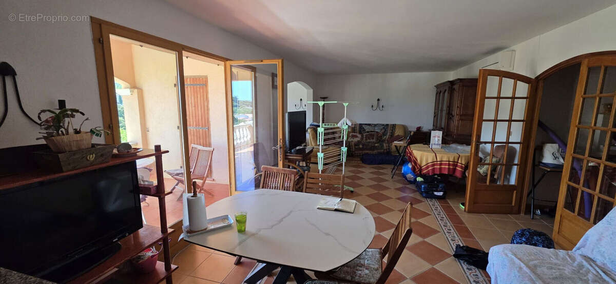 Maison à LES ISSAMBRES