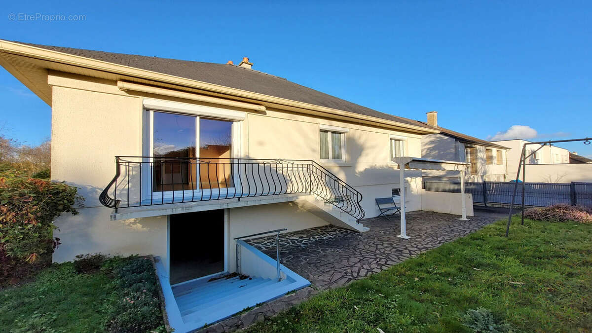 Maison à NOYAL-SUR-VILAINE