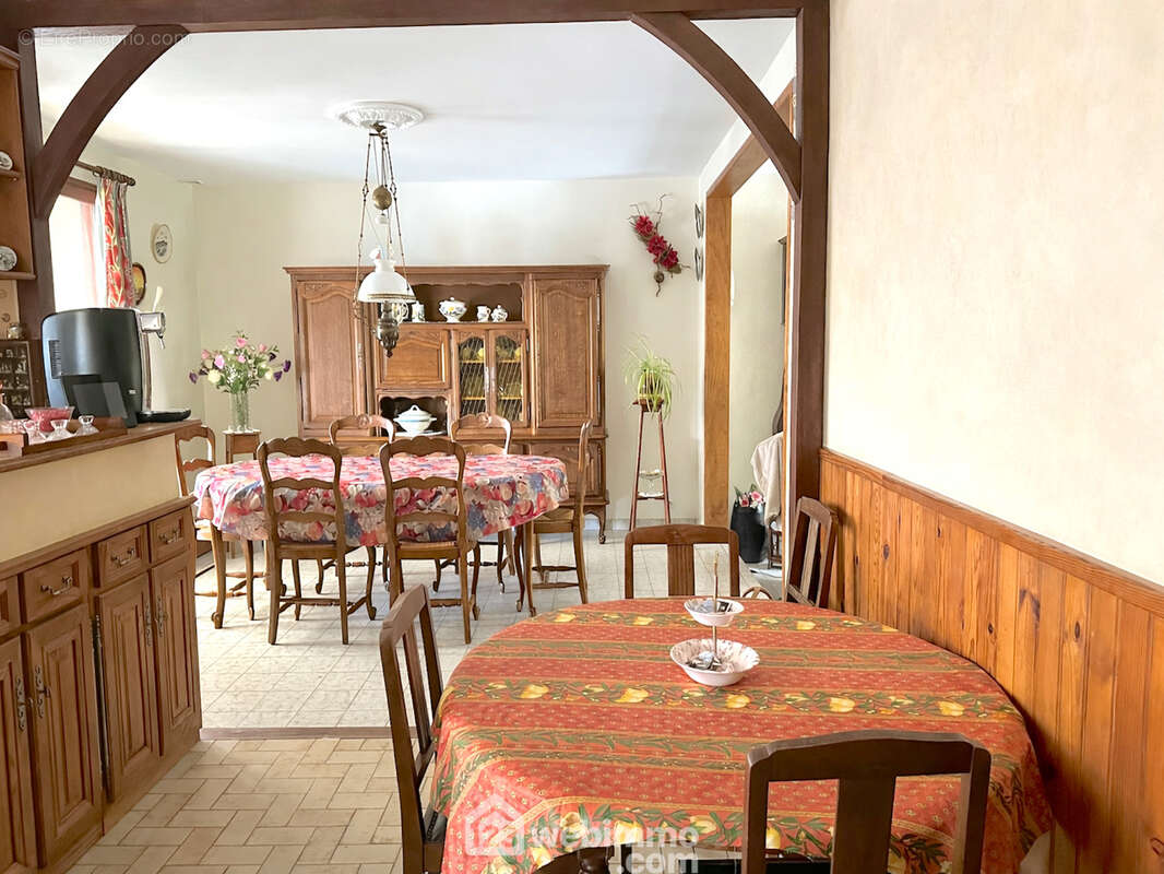 ... la partie séjour-salle à manger - Maison à MAZE