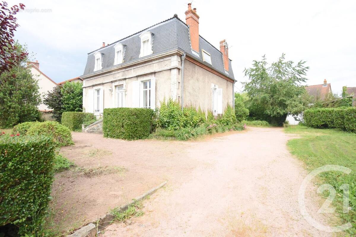 Maison à SAINT-GERMAIN-DES-FOSSES