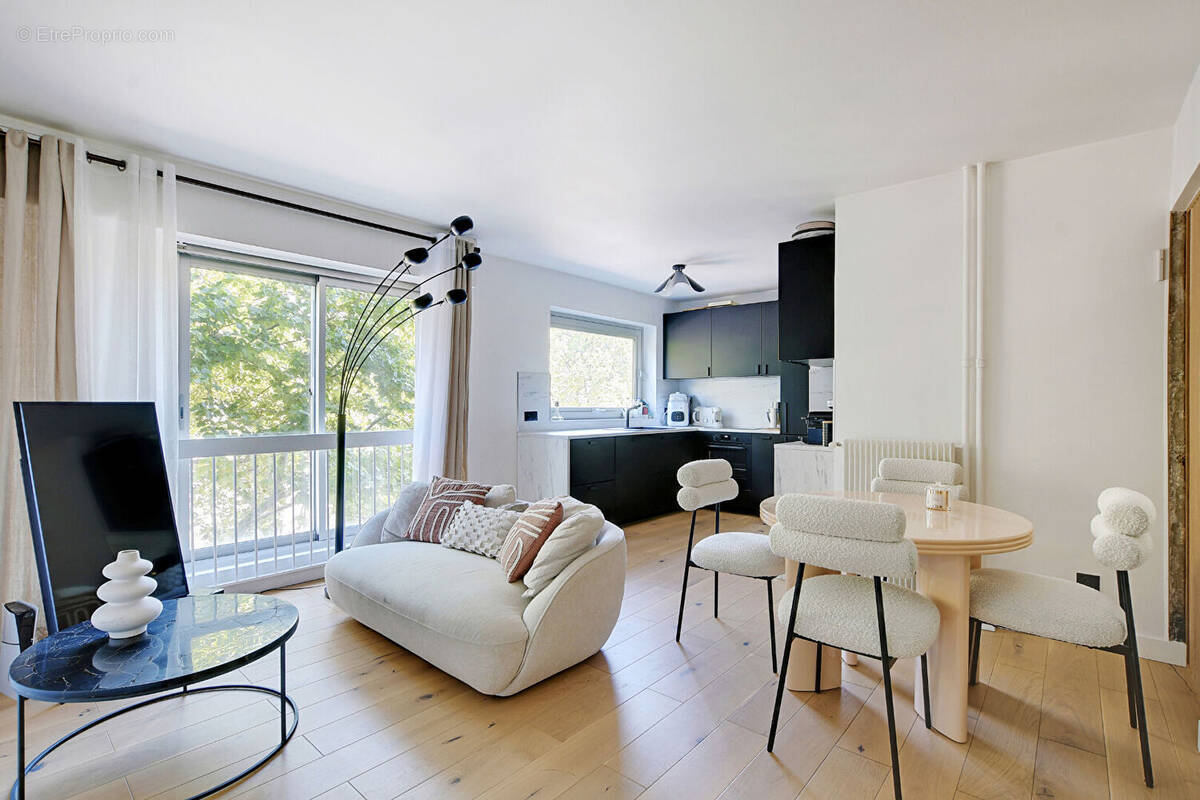 Appartement à PARIS-11E