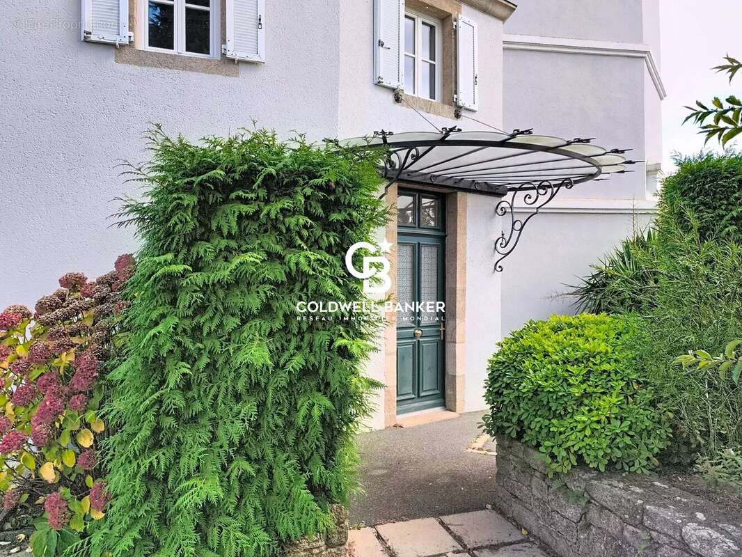 Maison à LES HERBIERS