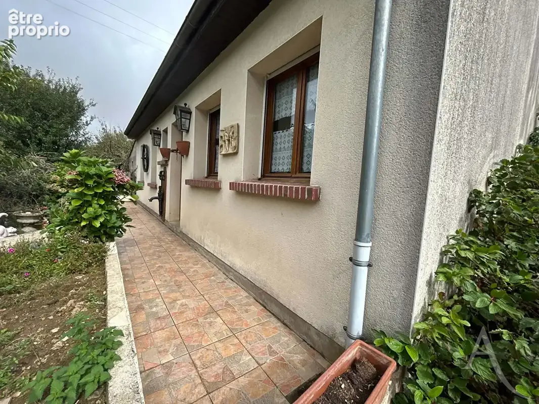 Maison Bourthes 6 pièce(s) 124.70 m2 - photo 2