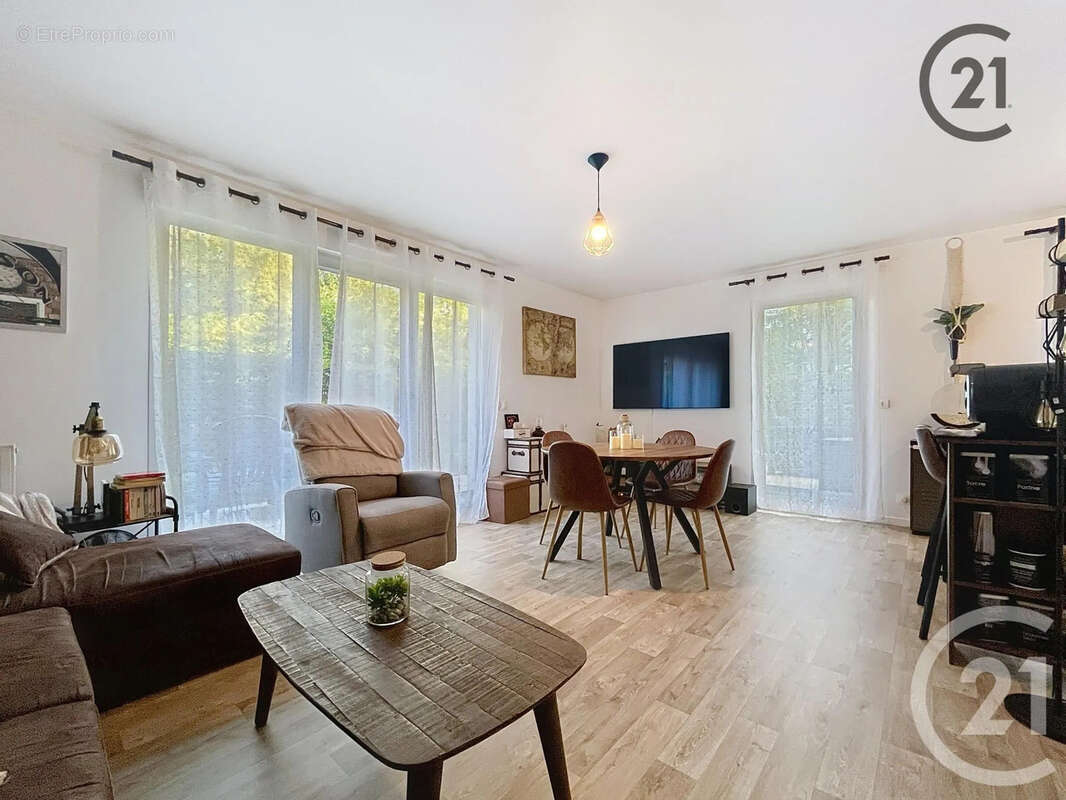 Appartement à BRIE-COMTE-ROBERT