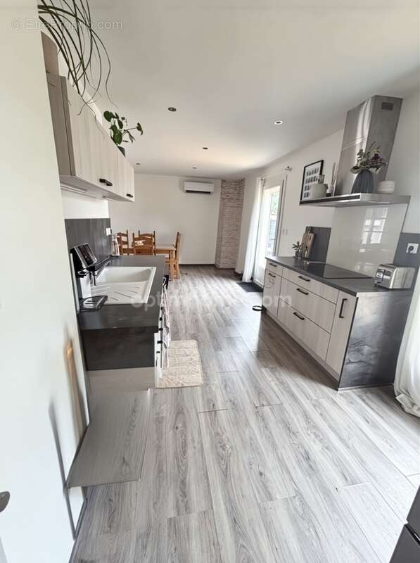 Maison à ROULLET-SAINT-ESTEPHE