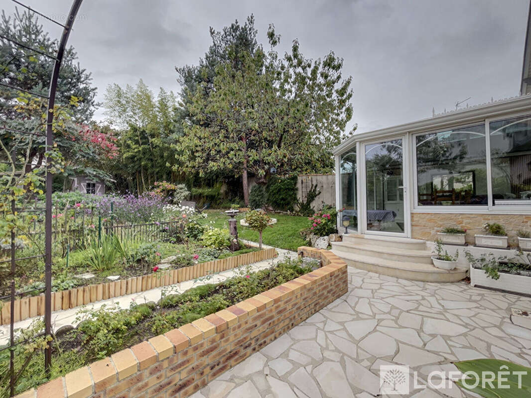 Maison à SAINT-REMY-LES-CHEVREUSE
