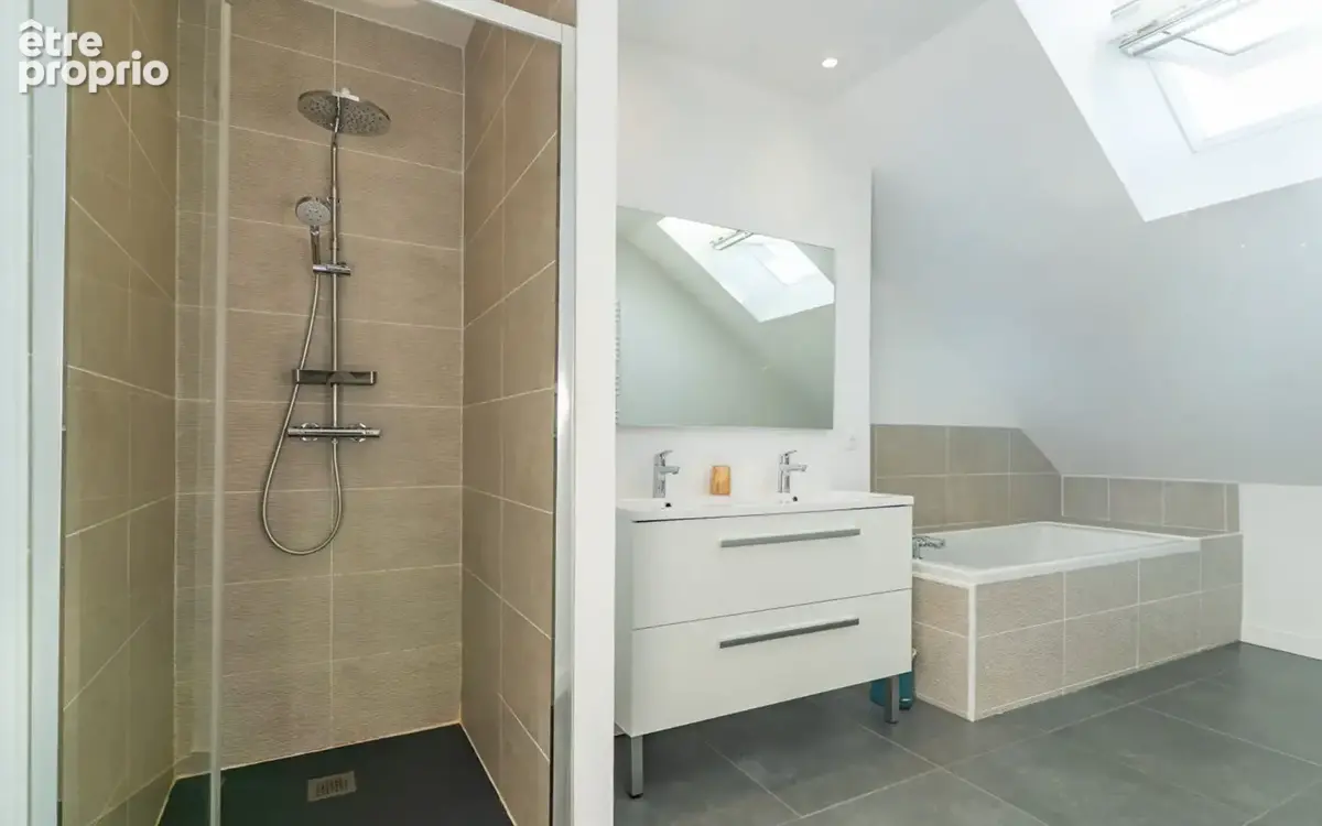 Maison de ville 7 pièces entièrement rénovée sur une belle parcelle - photo 11