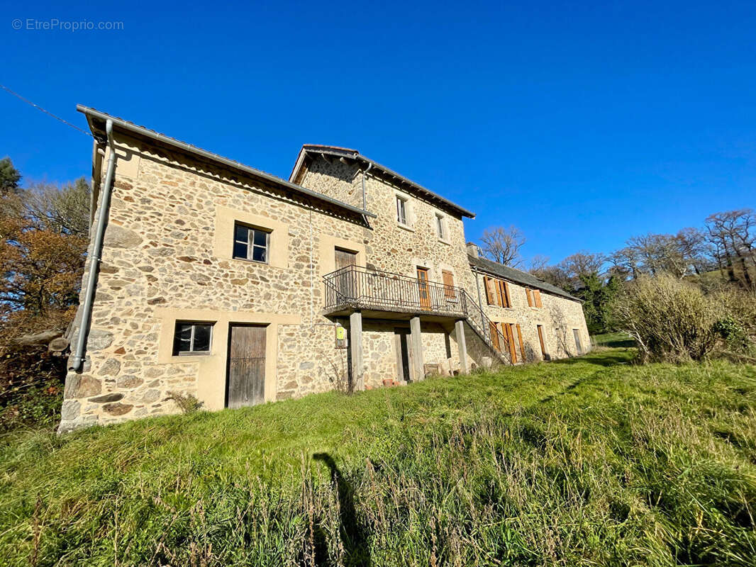 Maison à LANUEJOULS